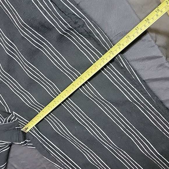 Torrid Size 18 Elastic Waist Black Pinstripe Linen Culotte Pant - Picture 12 of 16